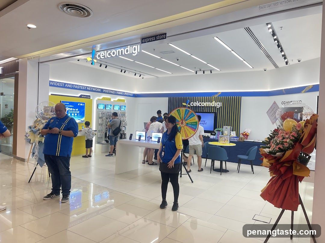 Celcomdigi Express Store Interior