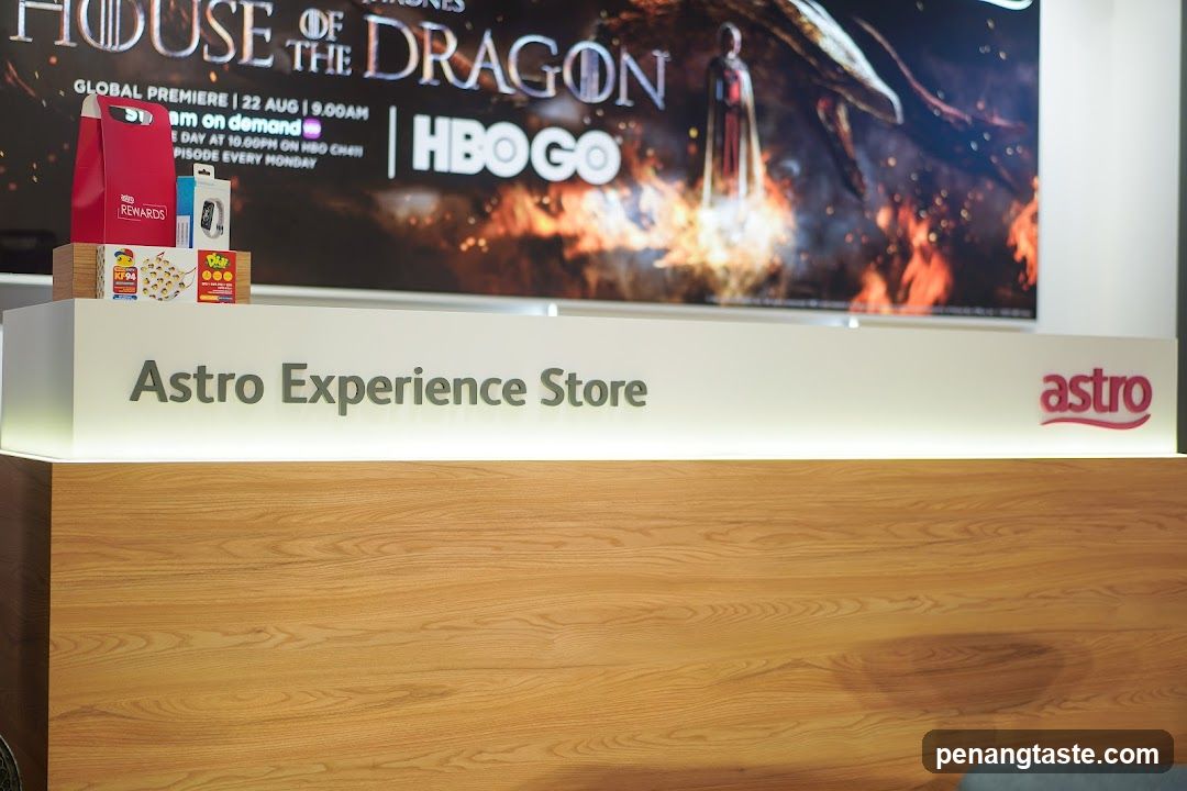 Astro Experience Store interior