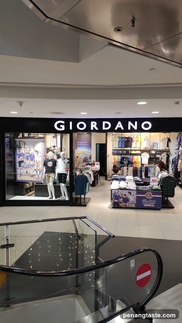 Giordano Store Interior