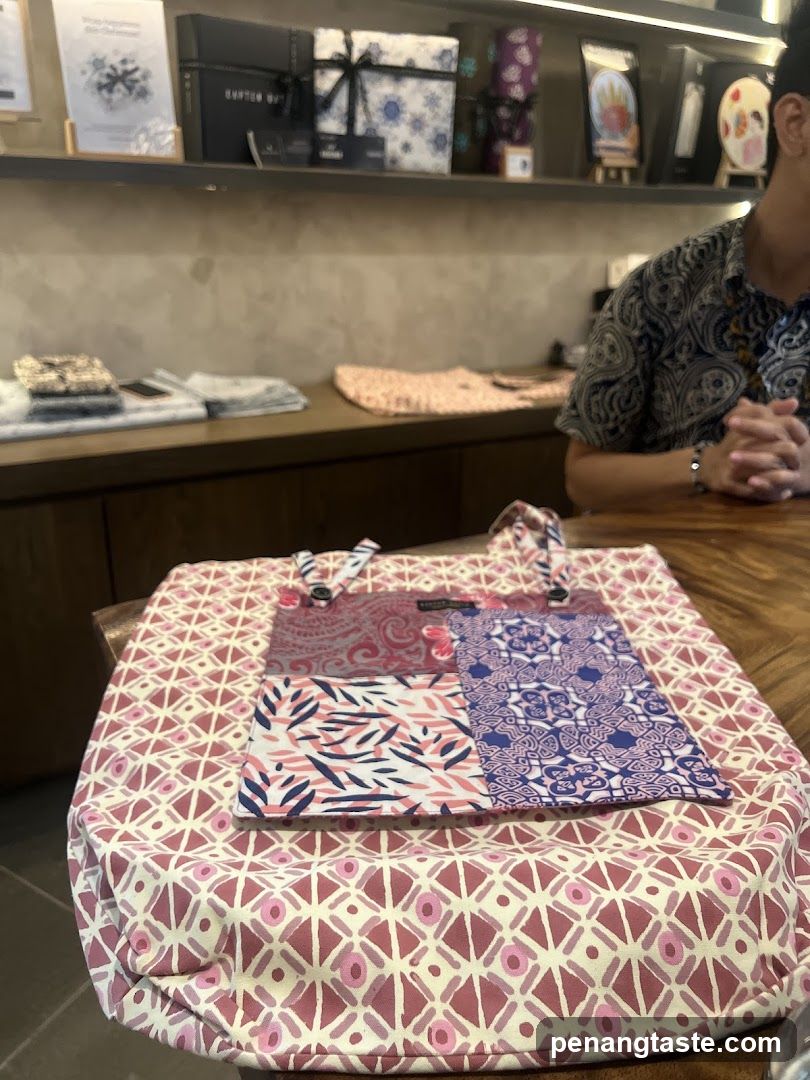 Tote Bag Display