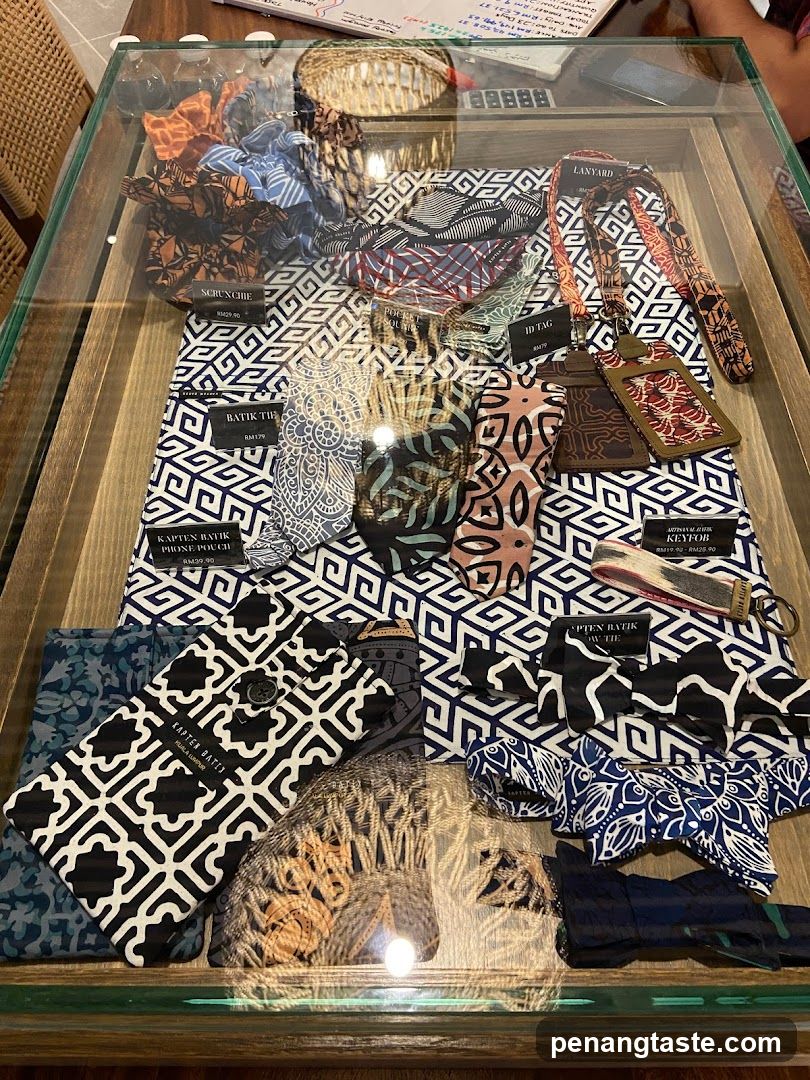 Batik Accessories Display