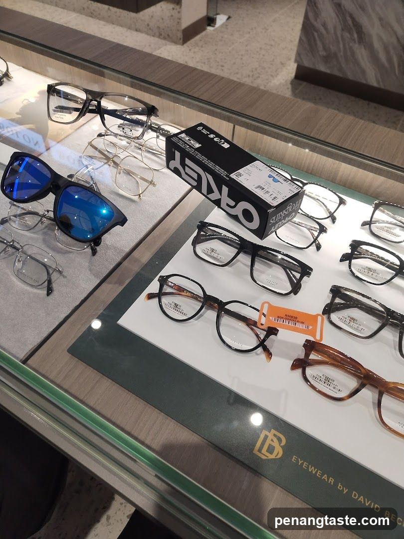 Eyewear Display