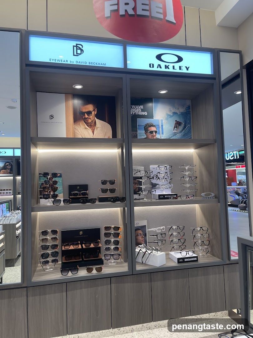 Eyewear Display Storefront