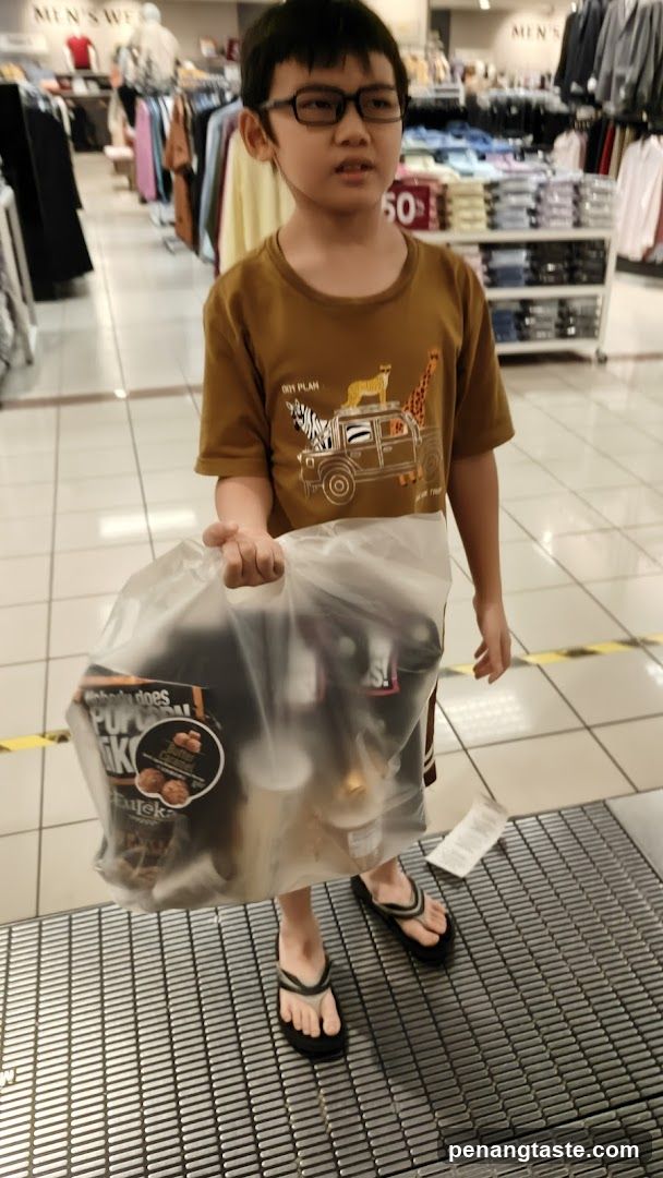 Child in retail store