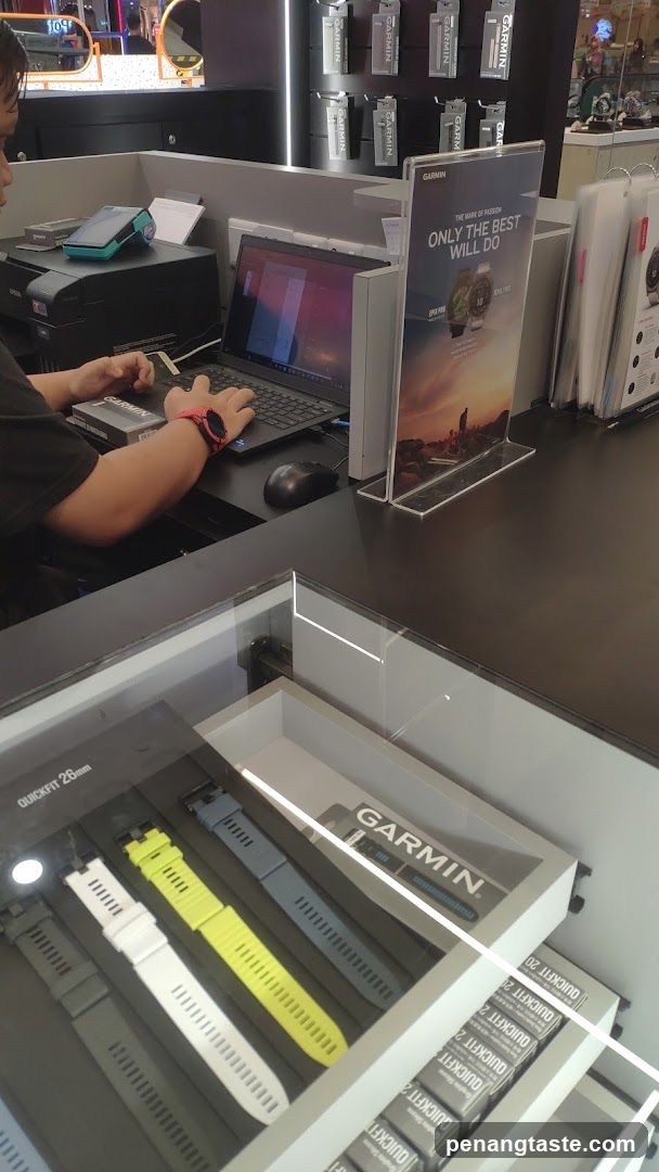 Garmin Store Interior