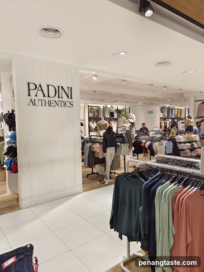 PADINI AUTHENTICS Store Interior