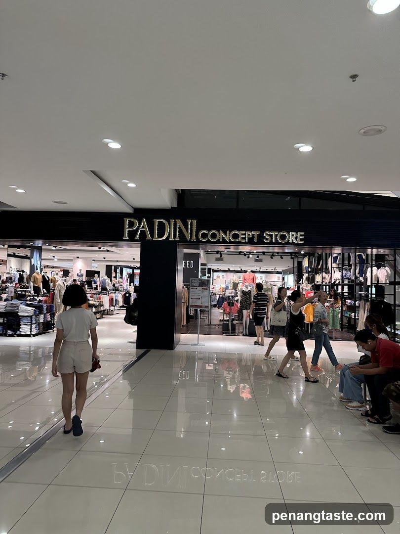 PADINI CONCEPT STORE interior