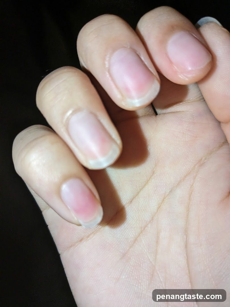 Hand with natural nails