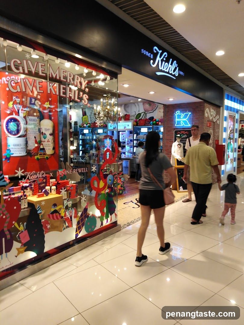 Kiehl's Storefront with Holiday Display