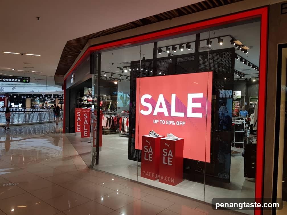 Puma Storefront Sale Display