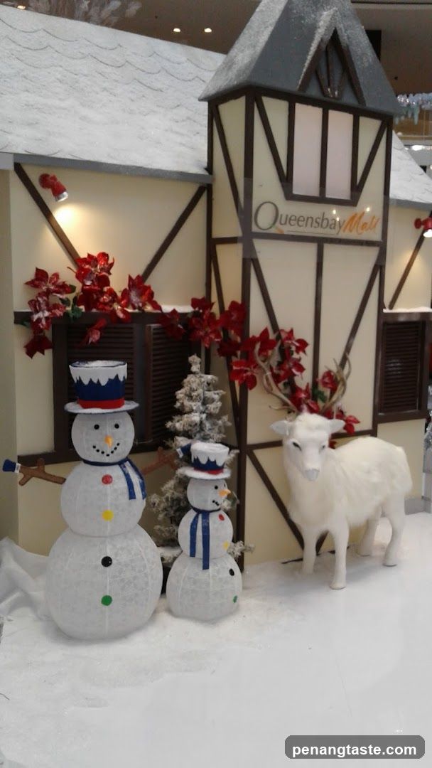 Queensbay Mall Christmas Display