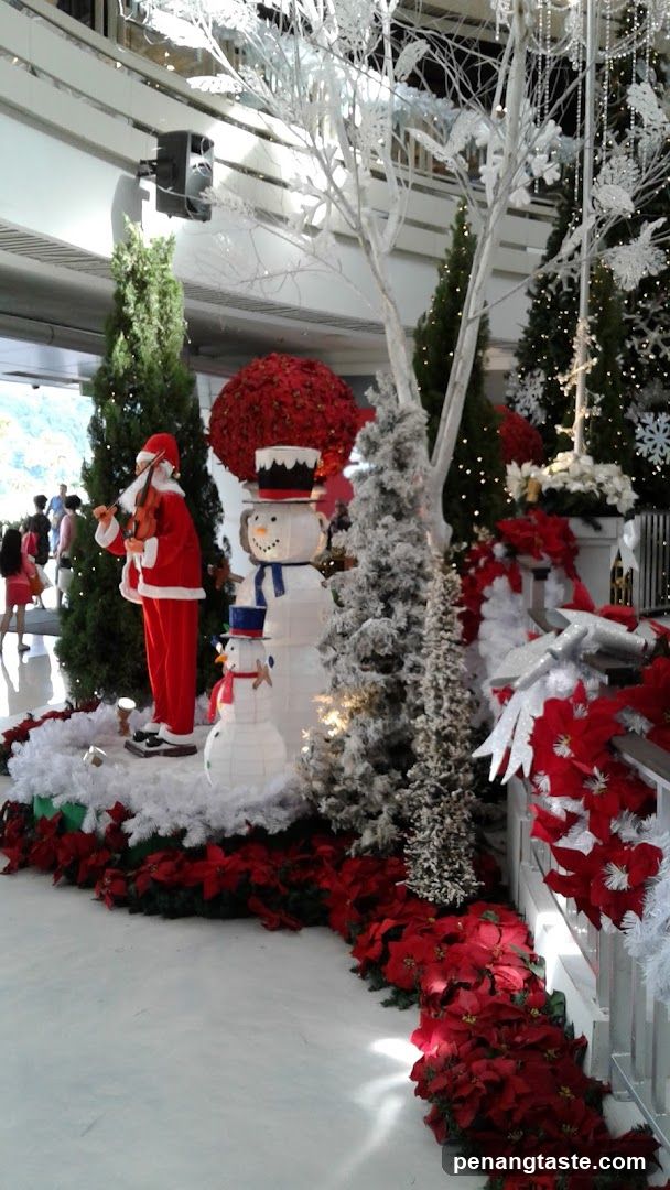 Christmas Decorations Inside Mall
