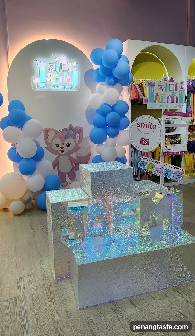 Jaemi Wonderland Interior Display