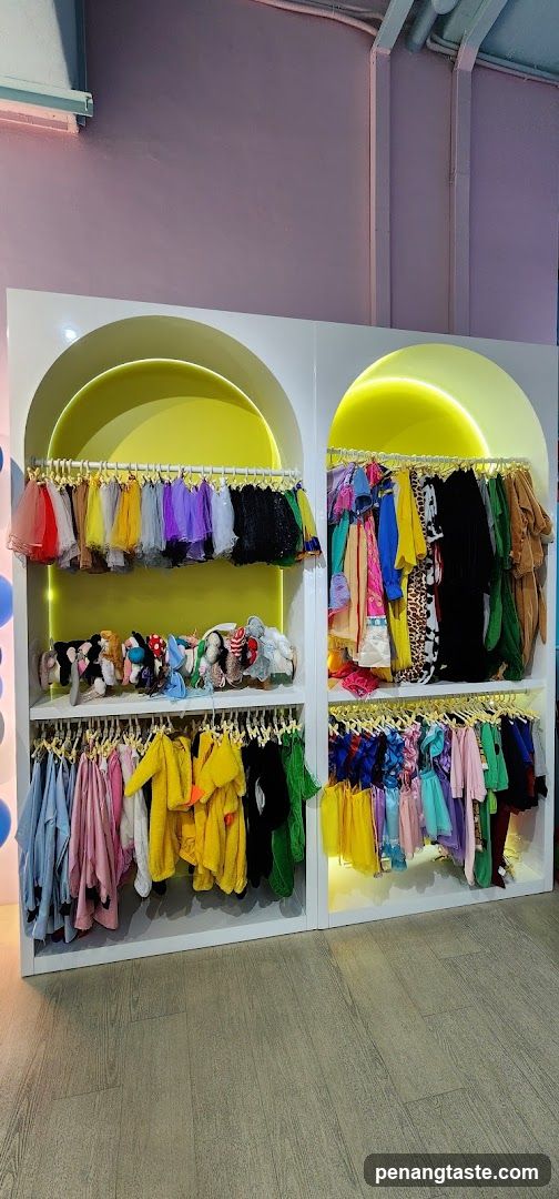 Costume Display in Retail Store