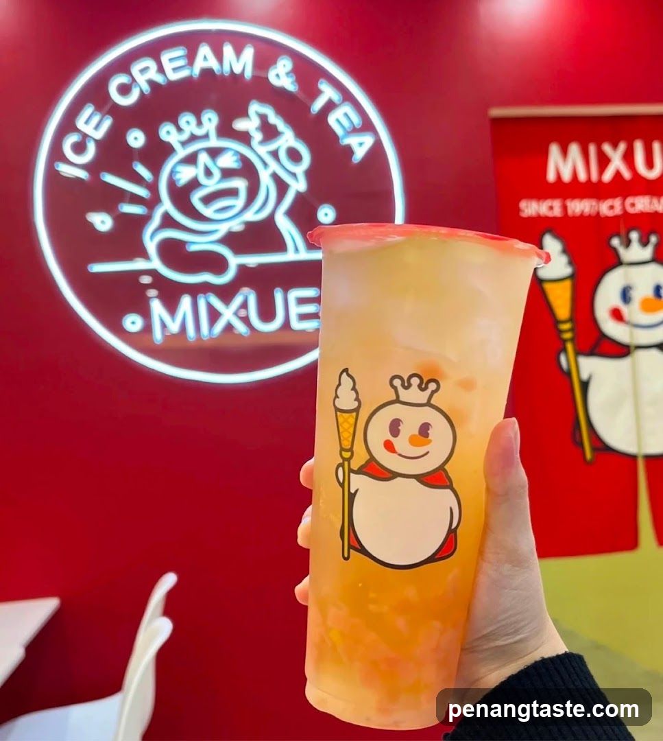 Mixue Ice Cream & Tea Interior