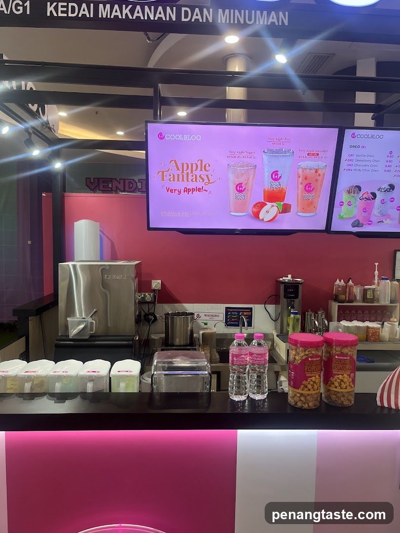 Coolblog Beverage Stand Interior