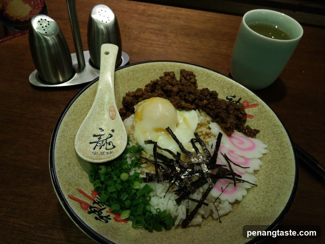 Rice bowl with toppings