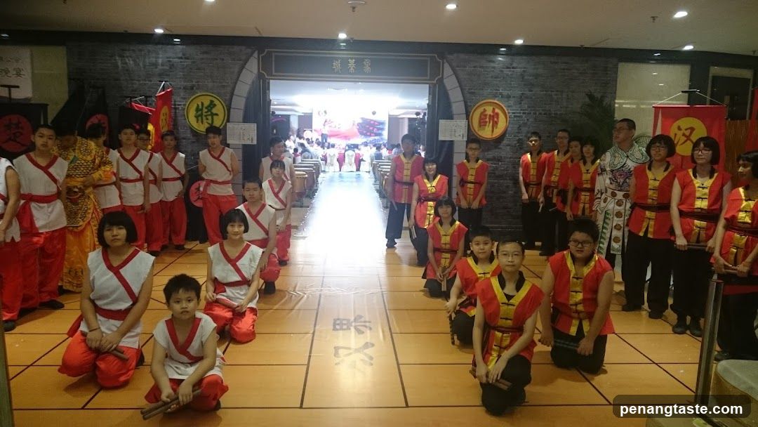 Group Photo in Indoor Venue