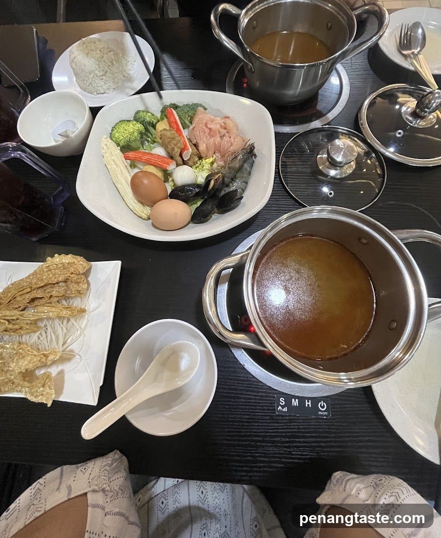 Hot pot dining setup