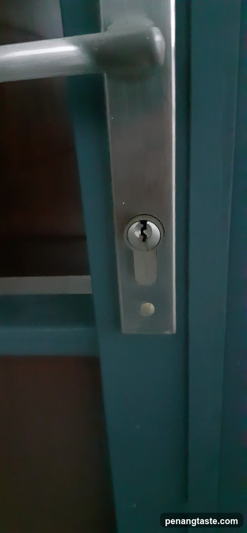 Door Handle and Lock