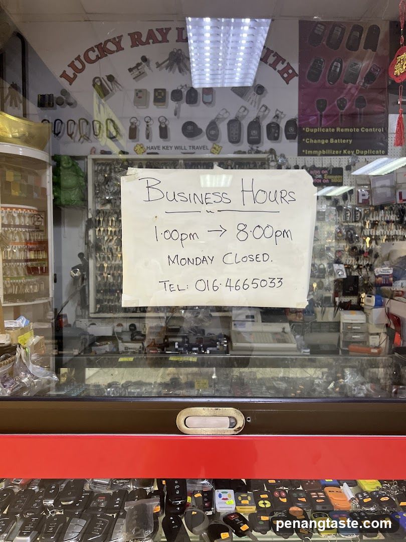 Lucky Ray Key Shop Front