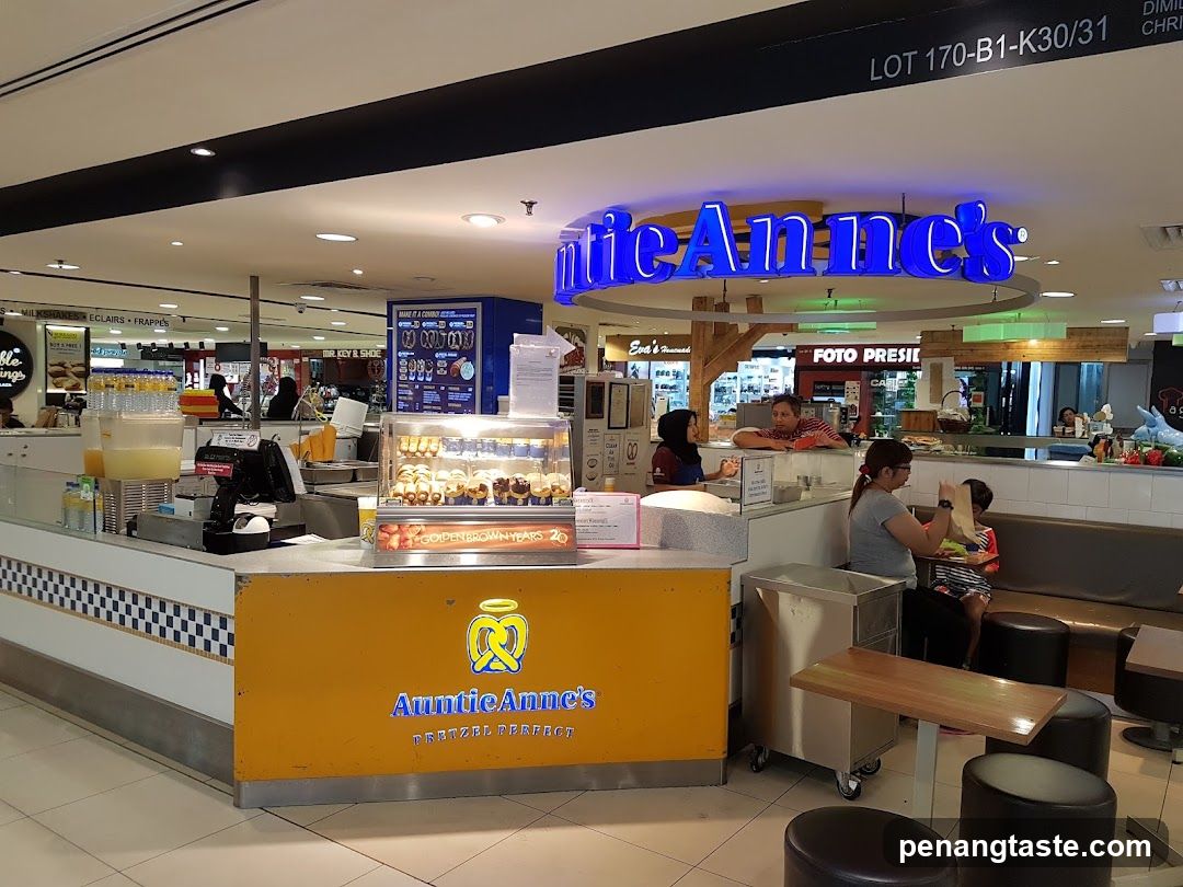 Auntie Anne's Pretzel Stand