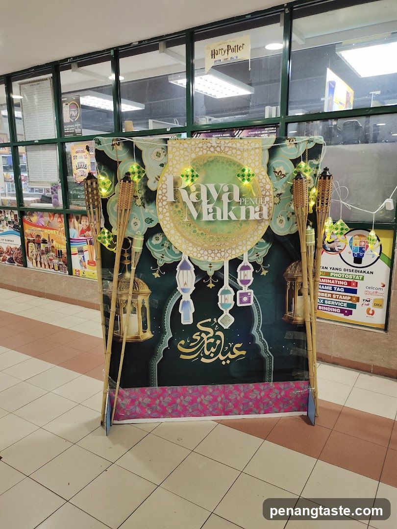 Raya Penuh Makna Festival Display