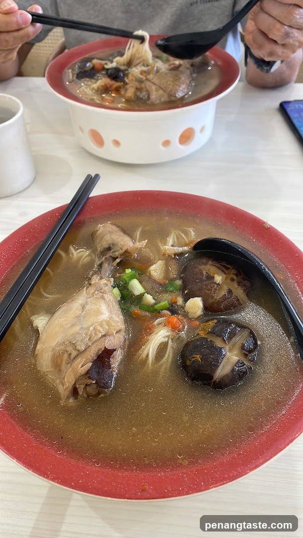 Tableside noodle soup