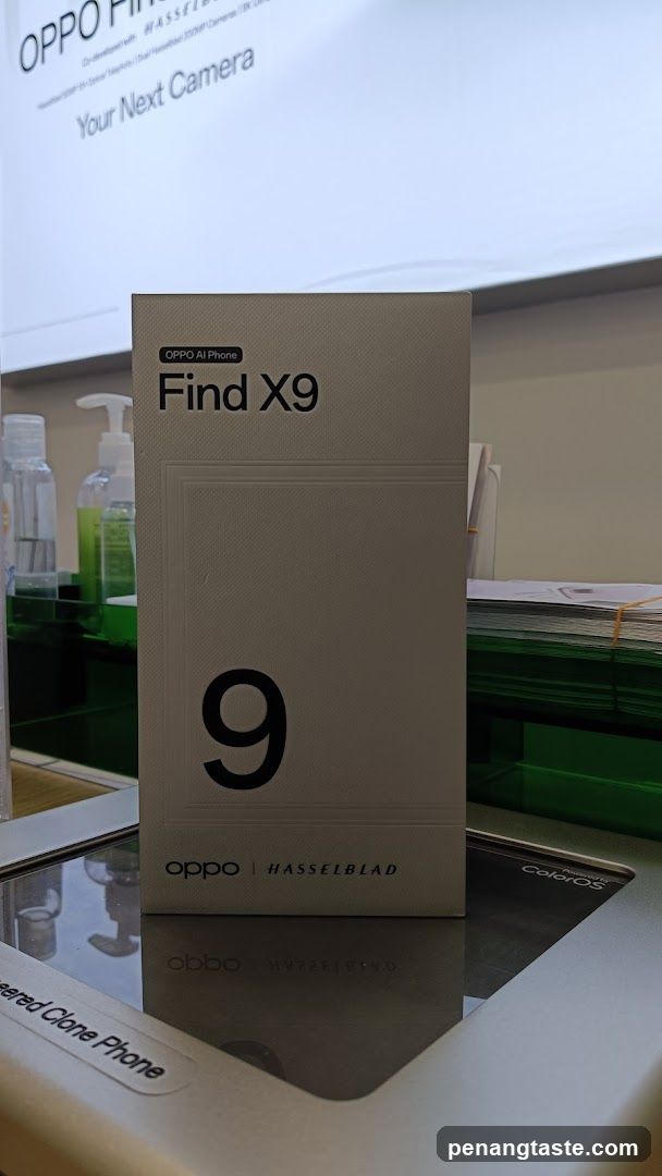 OPPO Find X9 Box Display