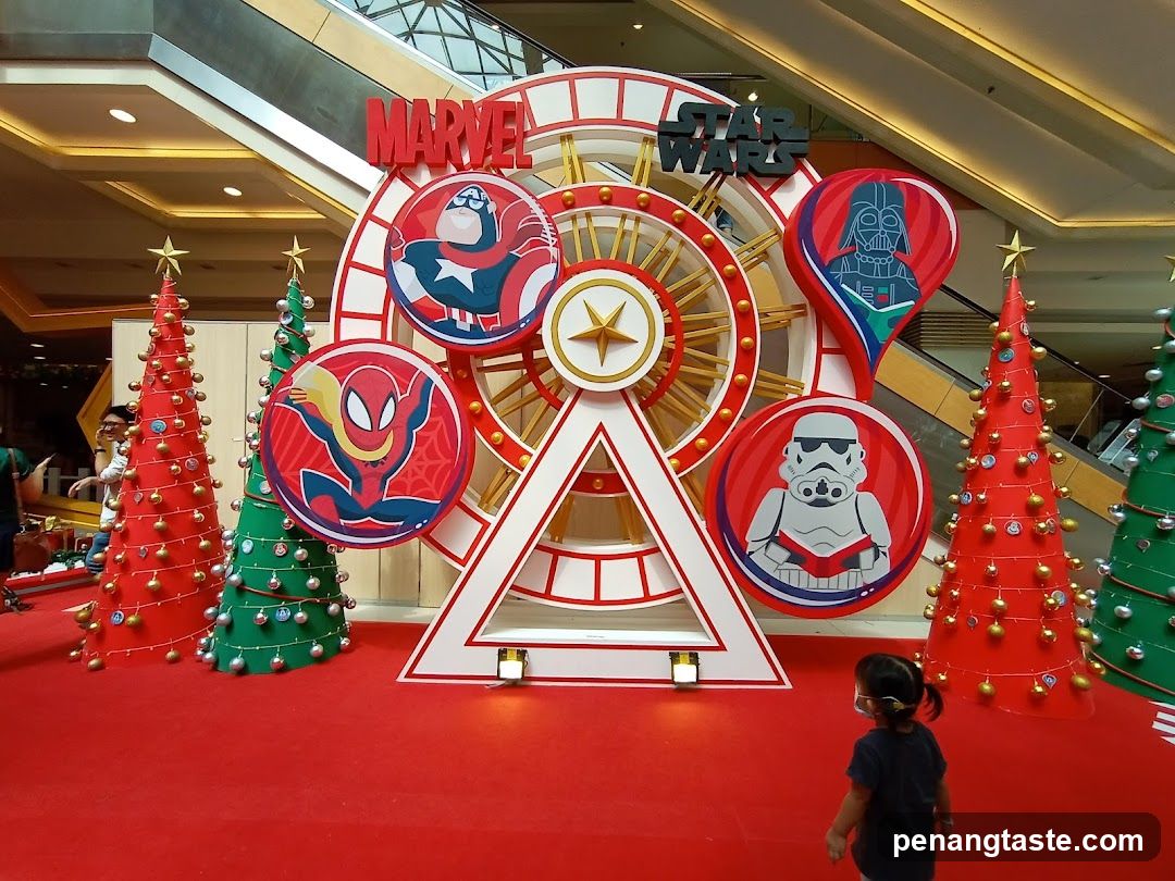 Marvel and Star Wars Christmas Display