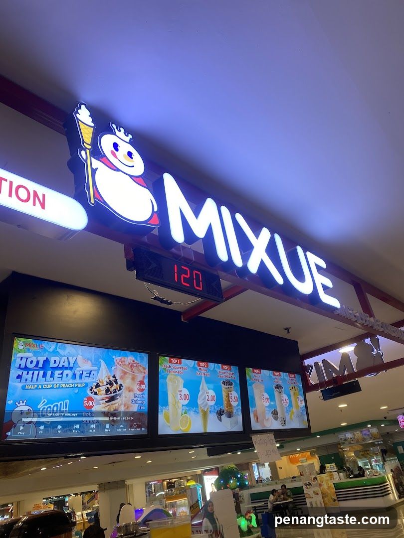 Mixue Storefront Interior