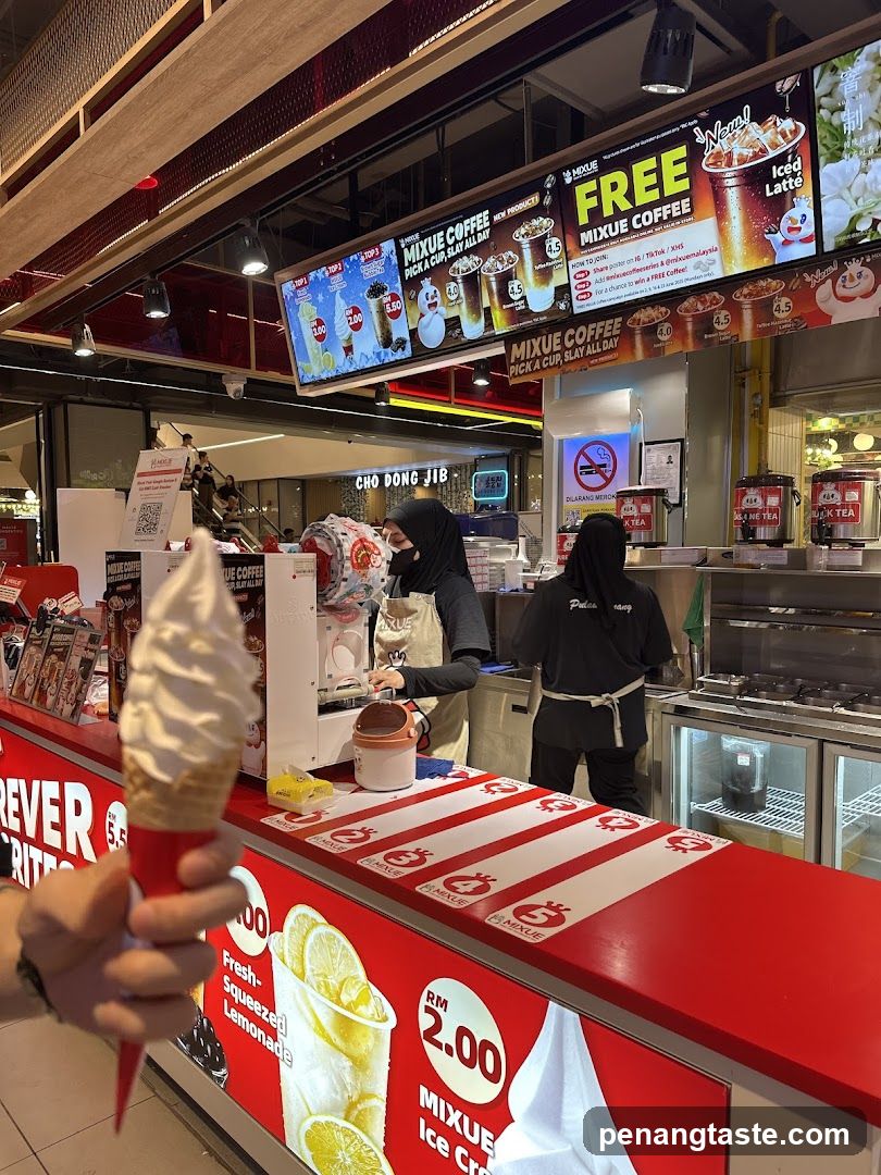 Mixue Coffee Counter Interior