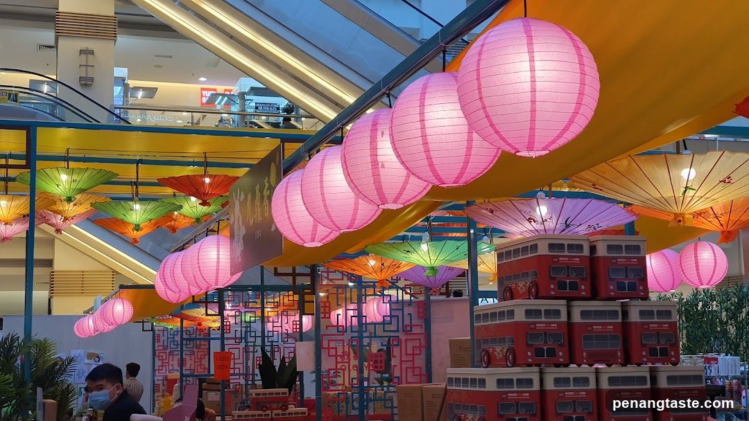 Indoor Festival Decor