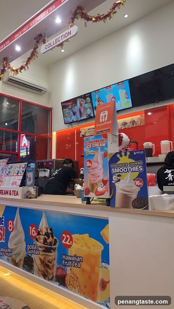 Ice Cream & Tea Shop Interior
