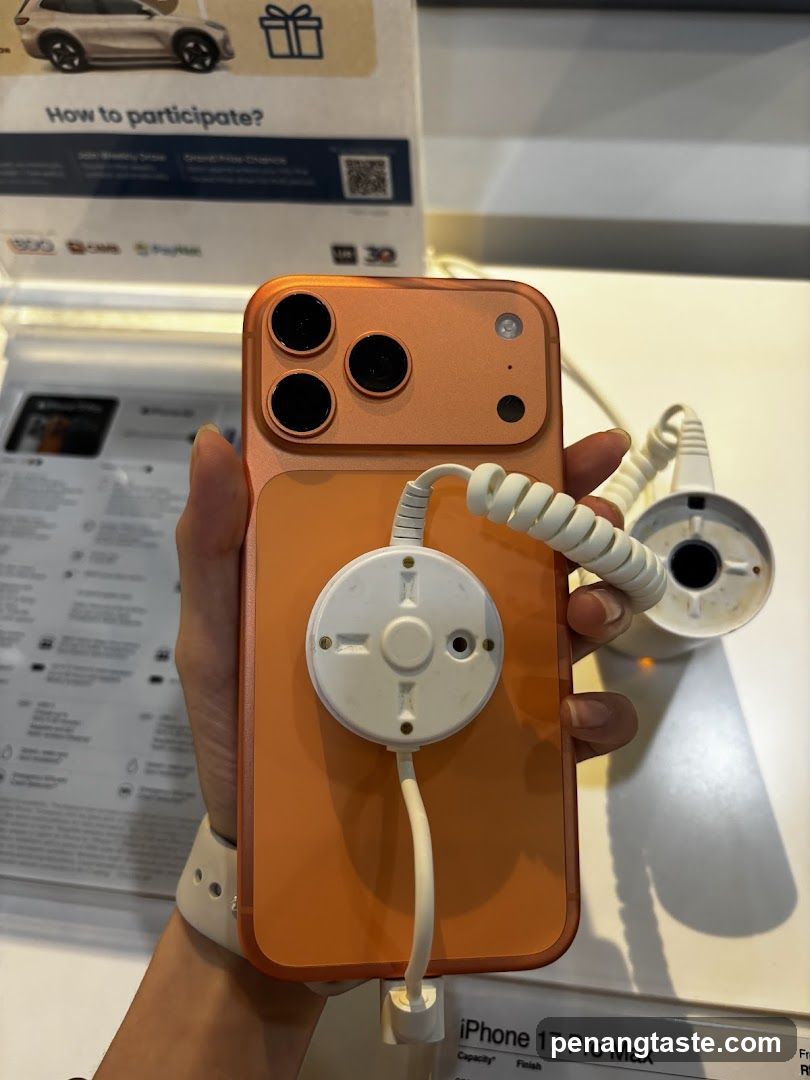 iPhone Display at Retail Outlet