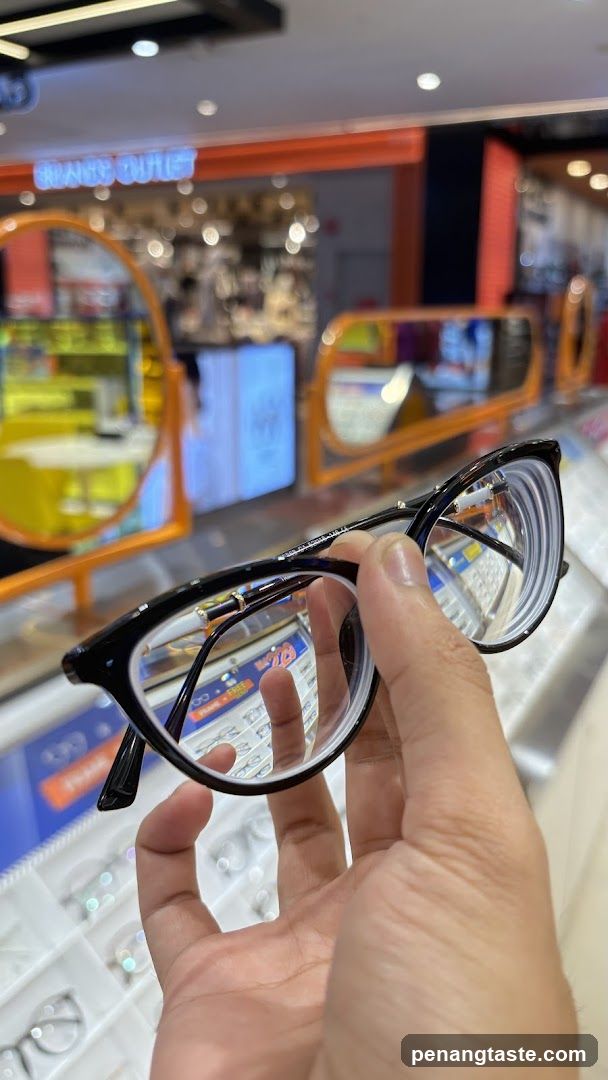Eyewear Display in Retail Store