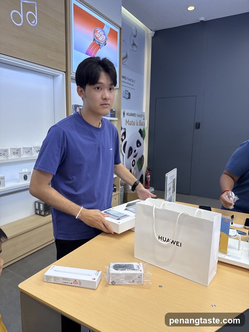 Huawei Store Interior