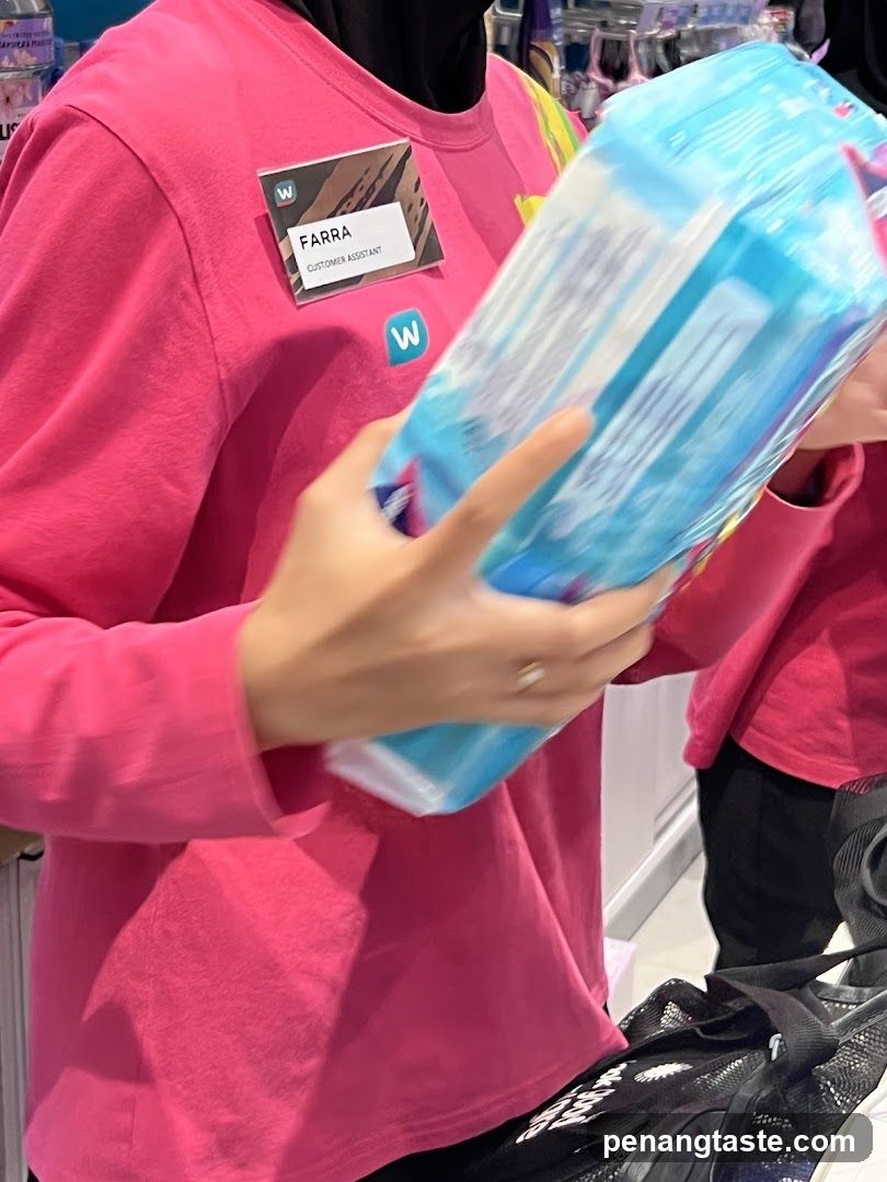 Customer Assistant Holding Product