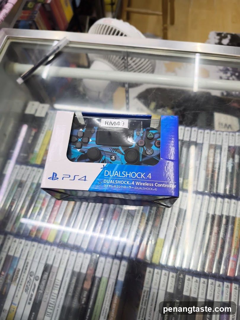PS4 DualShock 4 Controller in Store Display