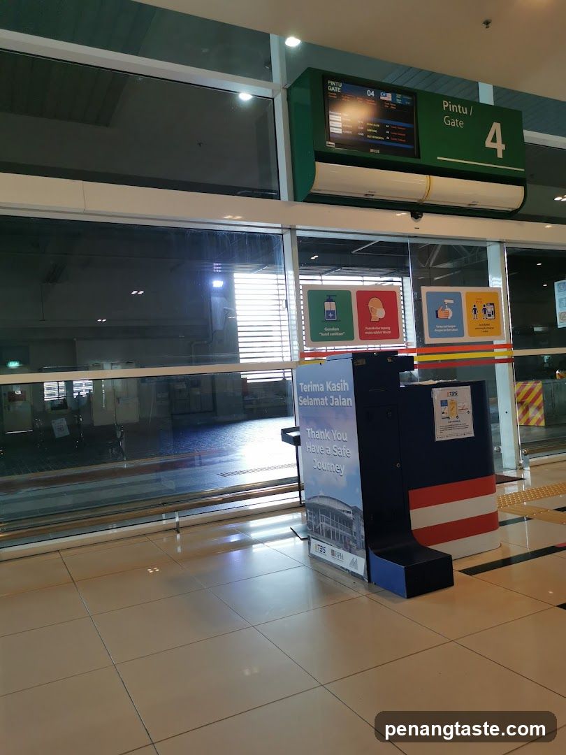 Airport Gate 4 Interior