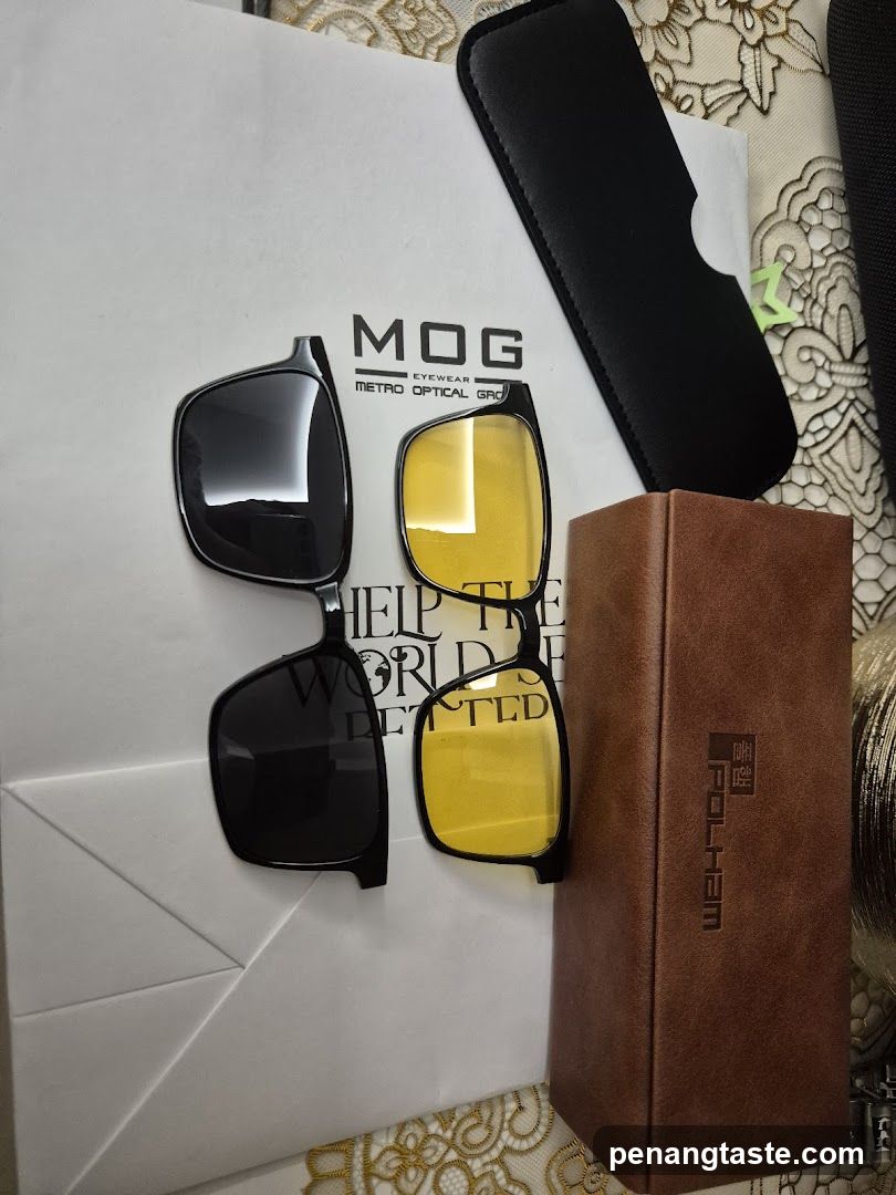 Eyewear Products Display