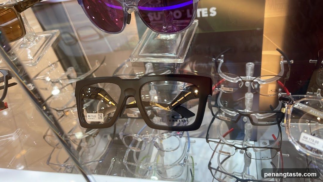 Eyewear Display