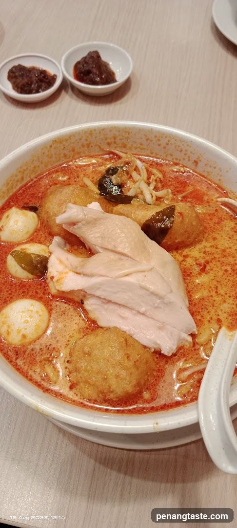 Laksa Dish with Side Dips