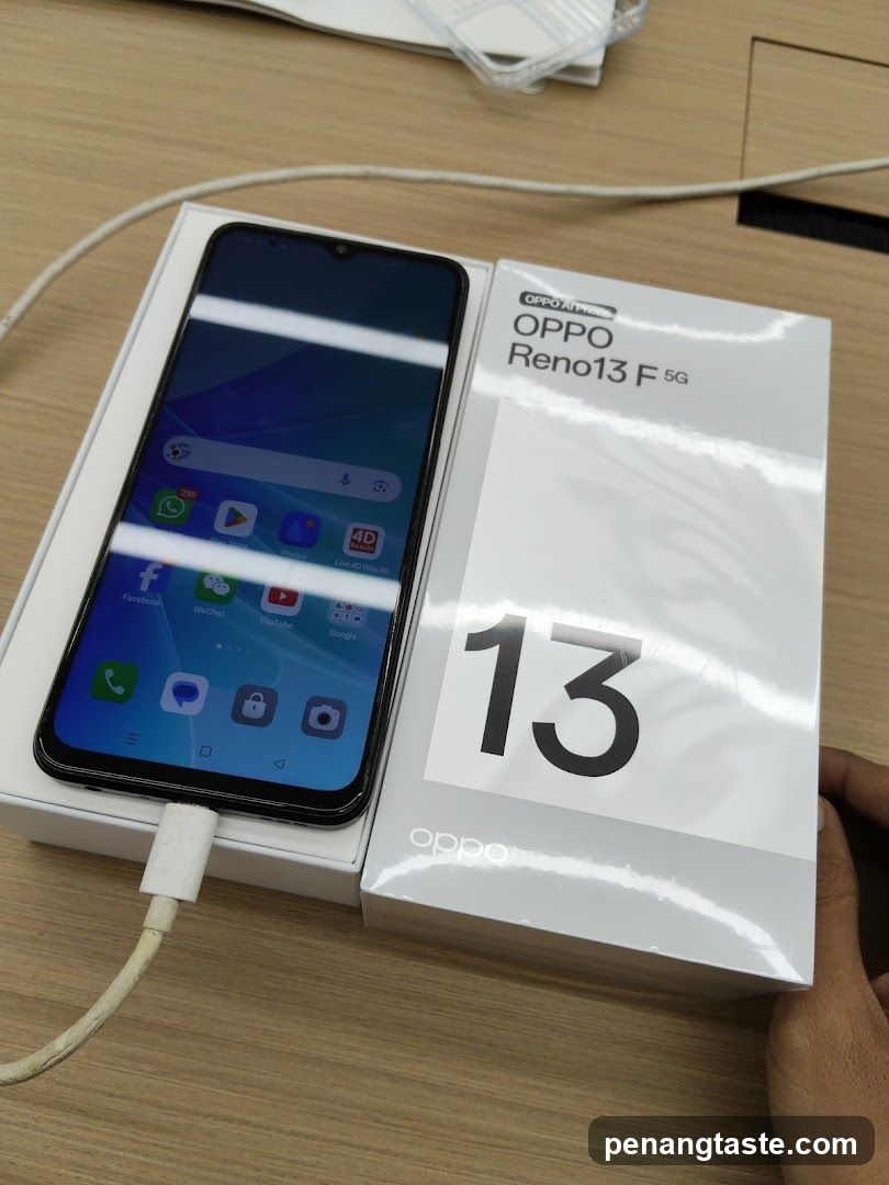OPPO Reno13 F 5G Smartphone Display