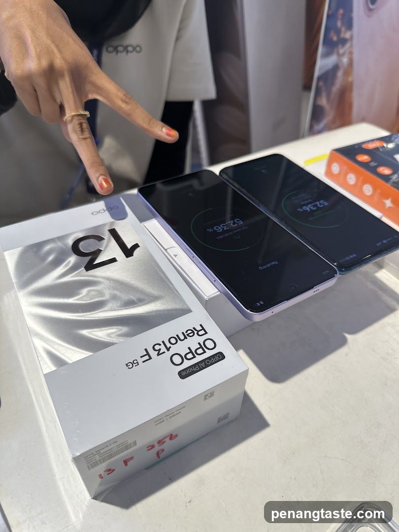 OPPO Reno13 F 5G Product Display