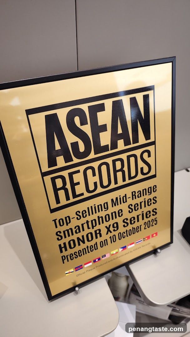 ASEAN RECORDS Trophy