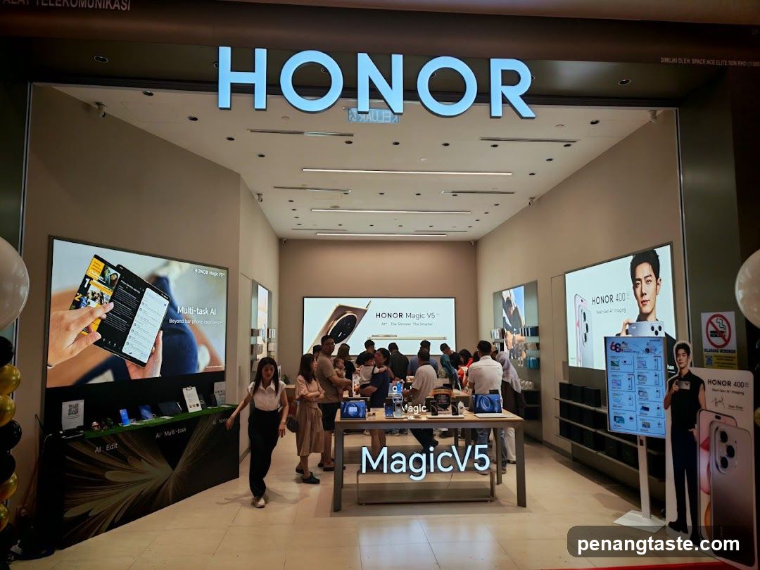 HONOR Store Interior