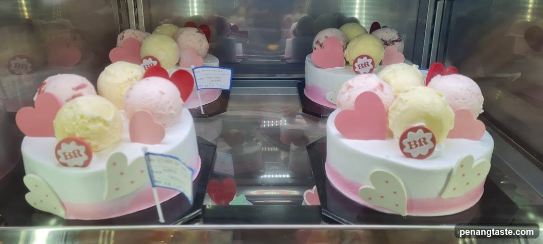 Ice Cream Cakes Display