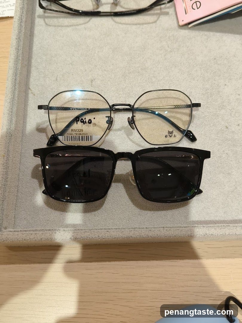 Eyewear Display