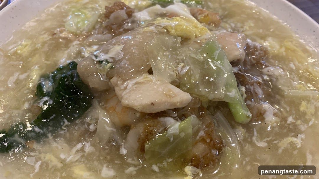 Noodles with Gravy and Vegetables